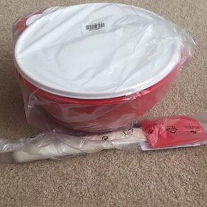Tupperware Thatsa Bowl and Silicone Spatula